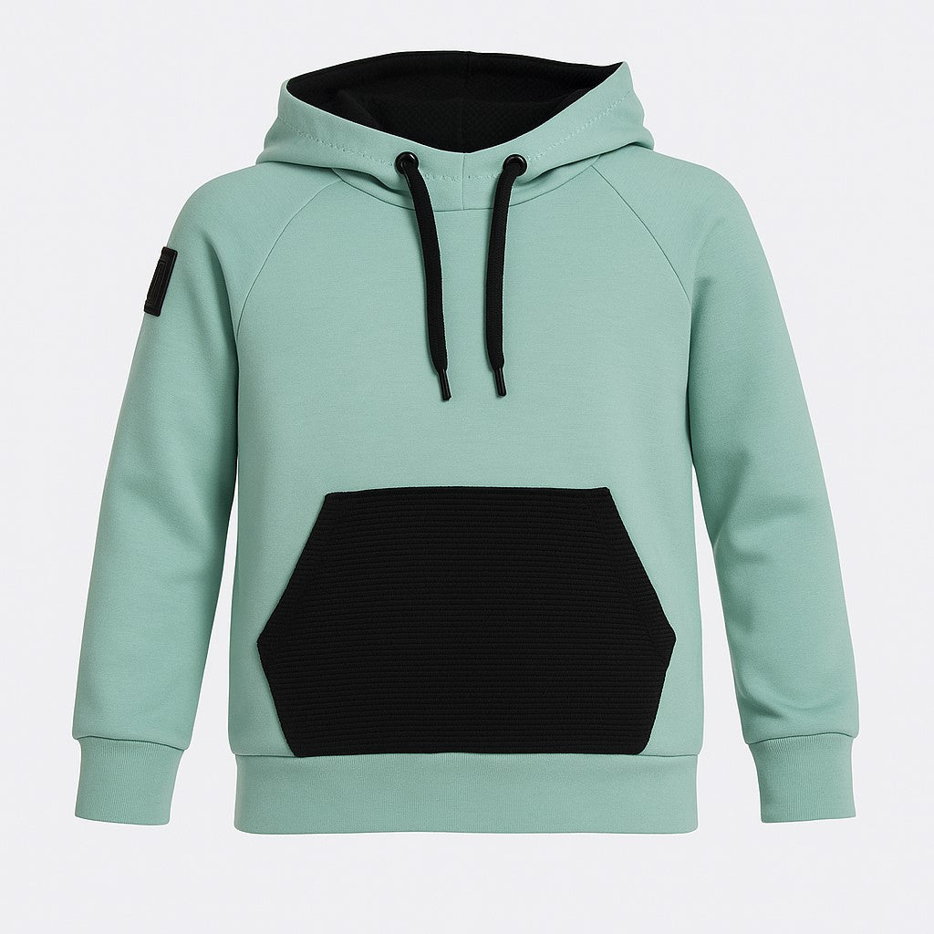 Otroški hoodie iz bombaža z žepom in kapuco – kakovostna in udobna otroška oblačila Ježek za vsak dan. Na voljo v več barvah in velikostih.