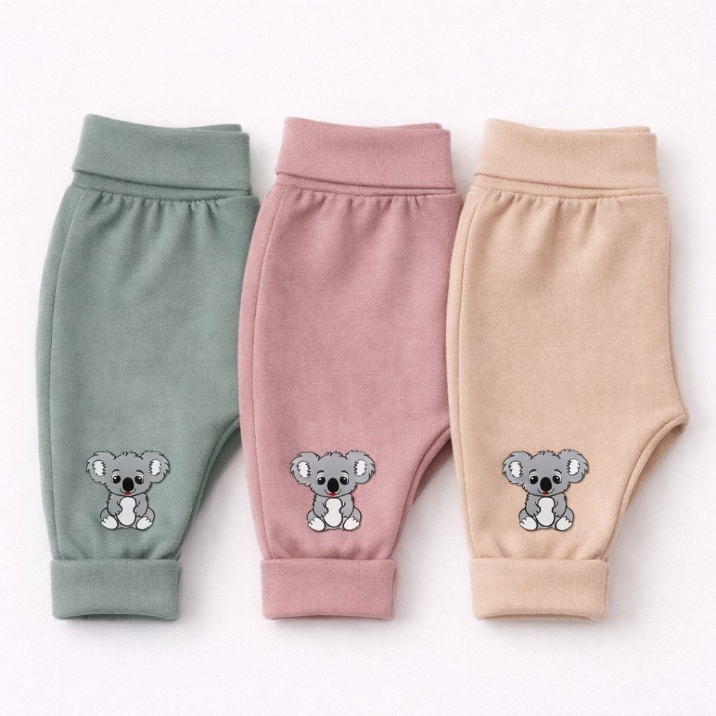 Baggy otroške hlače z motivom koale – kolekcija Ježek otroška oblačila