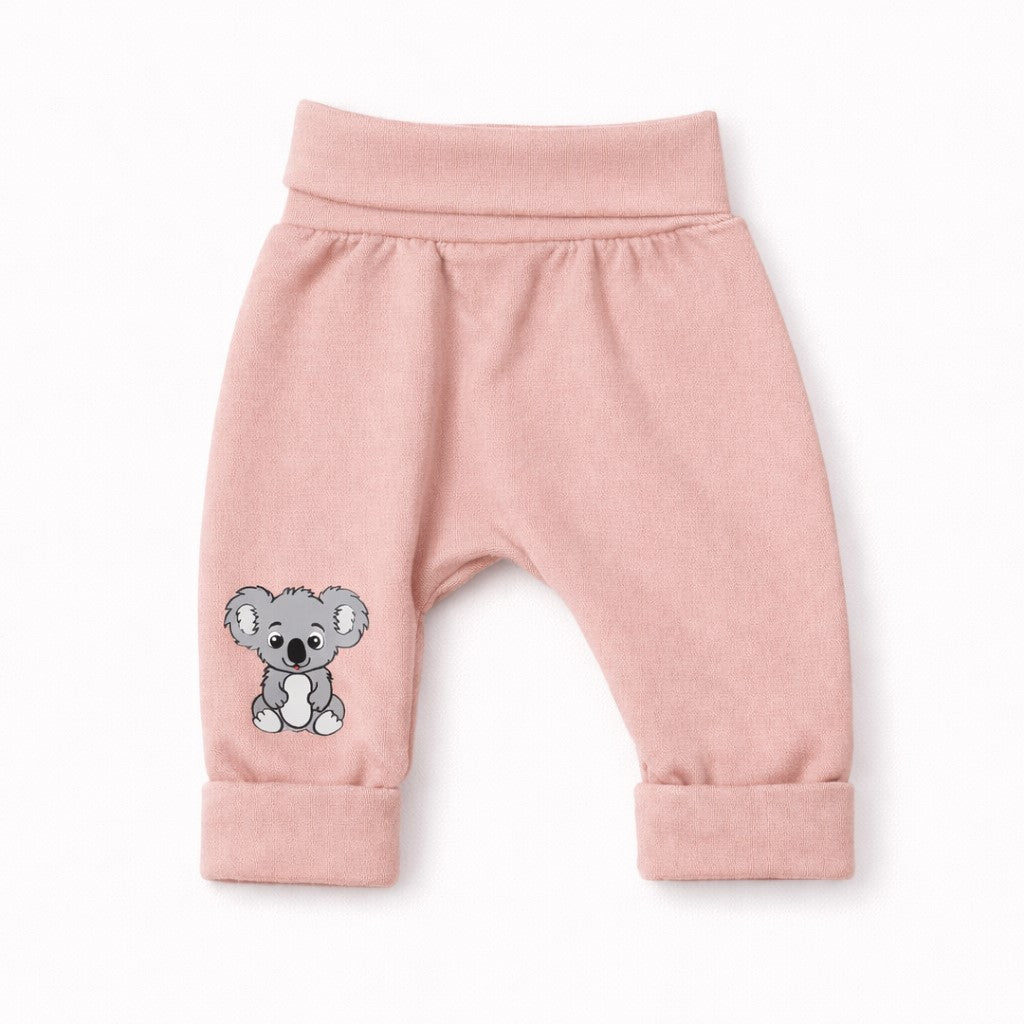 Baggy otroške hlače z motivom koale – mehka kolekcija Ježek otroška oblačila