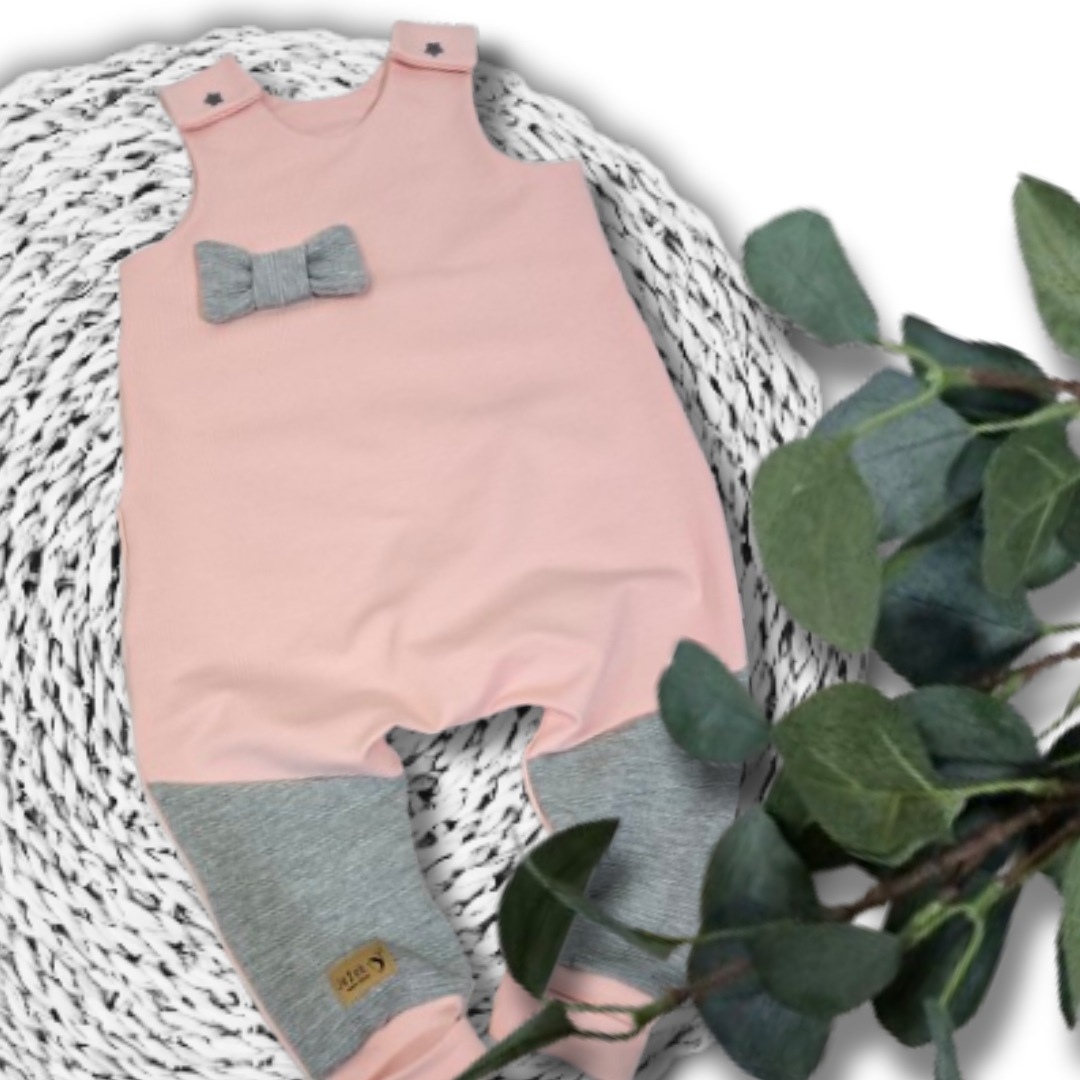 Romper za dojenčico – Ježek otroška oblačila, personalizirana otroška oblačila z metuljčkom, marelična barva romperja s sivo rebrasto tkanino